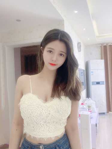 性感辣妹，有颜有身材！半良家放纵寻刺激 偷情的快感